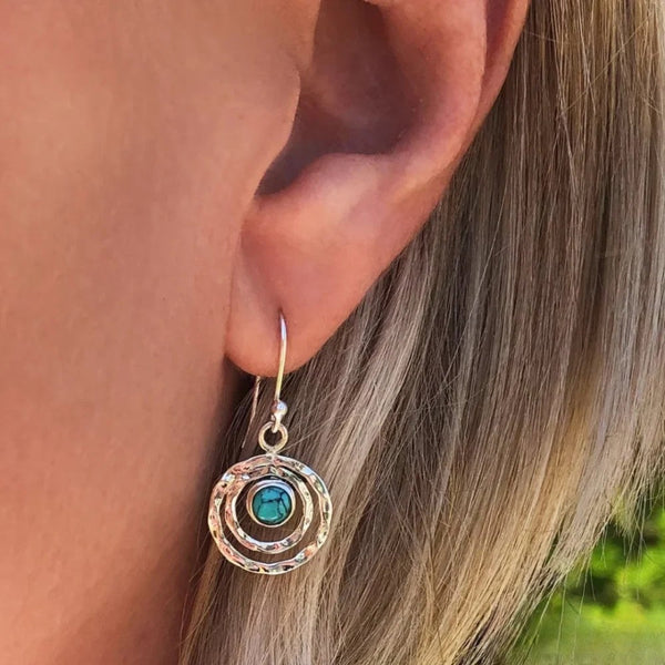 Orecchini Boho Saturn con pietra turchese in argento e oro