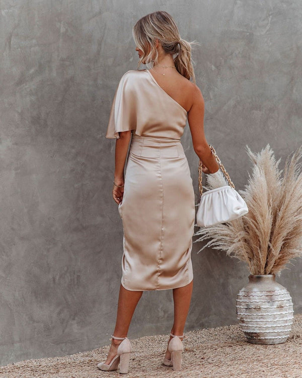 Nayeli – Chic Midi Dress